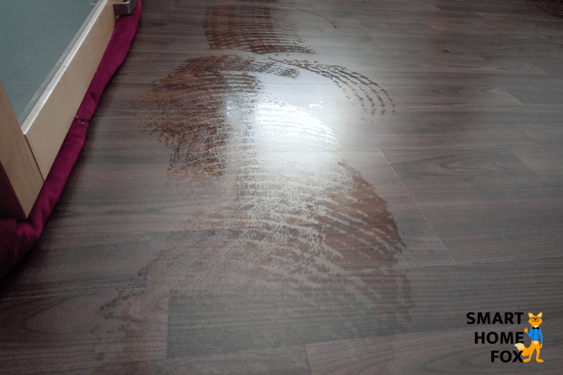 OZMO T8 AIVI изображает движение  протирания вручную через вибрирующую пластину